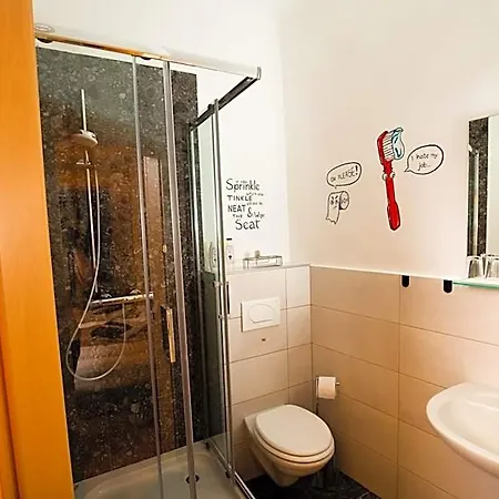 Deznik Hotel *